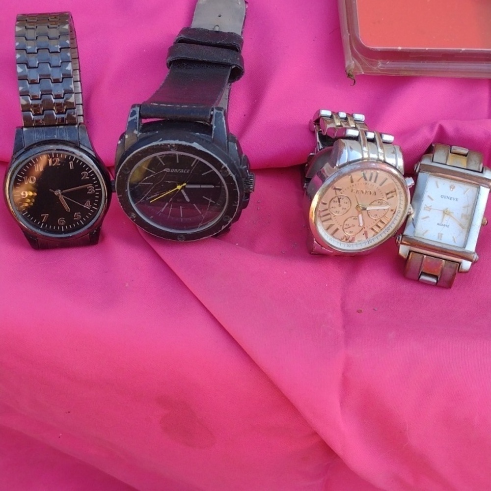 Lot of 4 working watches